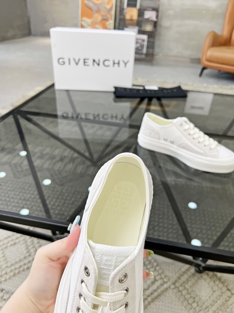 Givenchy Sneakers